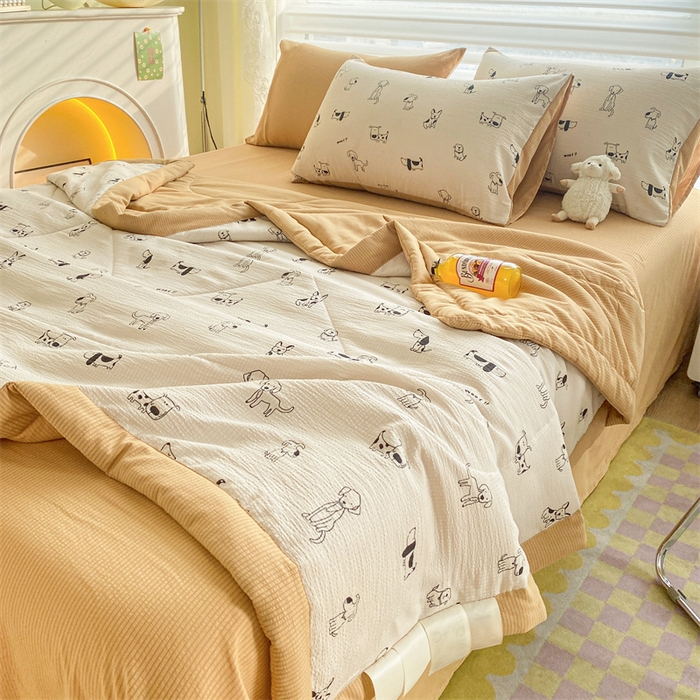 91家纺网 家纺一手货源 找家纺 可思家纺 2024新款A类泡泡纱夏被四件套 狗狗派对