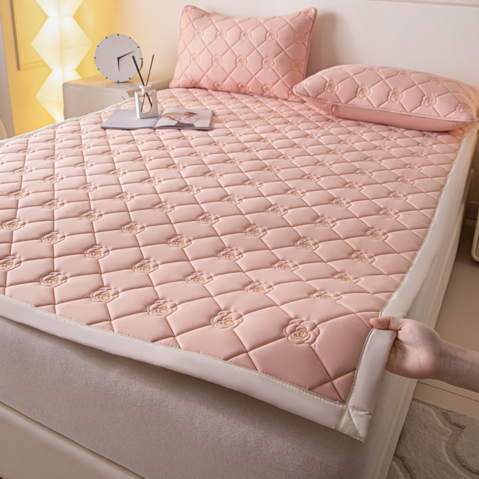 91家纺网 家纺一手货源 找家纺 鑫钰 2024新款A类原棉大豆抗菌床护垫-花语 花语-豆沙粉