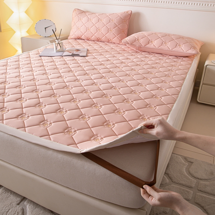 91家纺网 家纺一手货源 找家纺 鑫钰 2024新款A类原棉大豆抗菌床护垫-花语 花语-豆沙粉