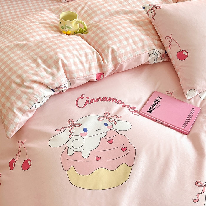 91家纺网 家纺一手货源 找家纺 桃子家居 2024新款三丽鸥正版授权全棉卡通系列四件套 棉三丽鸥-奶油甜心玉桂狗