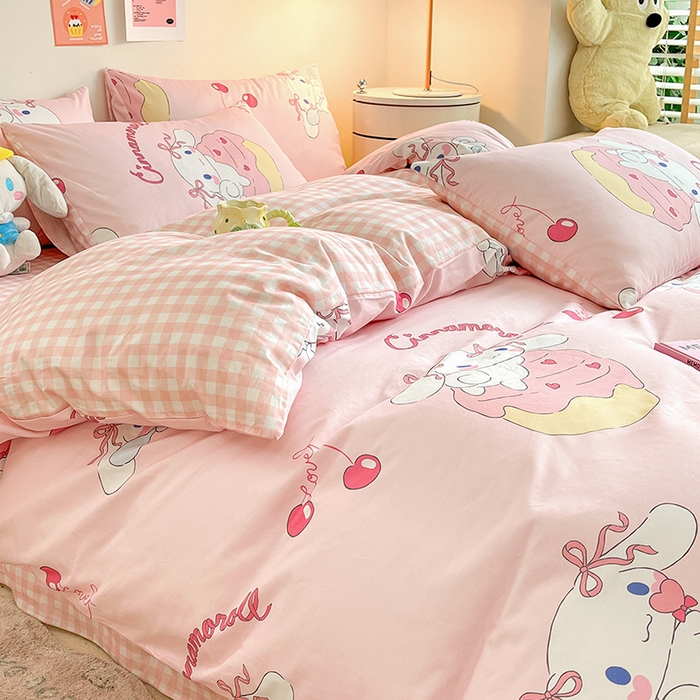 91家纺网 家纺一手货源 找家纺 桃子家居 2024新款三丽鸥正版授权全棉卡通系列四件套 棉三丽鸥-奶油甜心玉桂狗