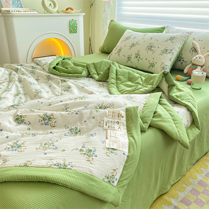 91家纺网 家纺一手货源 找家纺 可思家纺 2024新款A类泡泡纱夏被四件套 花园小兔