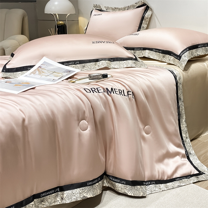 91家纺网 家纺一手货源 找家纺 笙意家纺 2025新款冰丝宽边款夏被-克里斯汀系列 克里斯汀-浅豆沙+奶茶