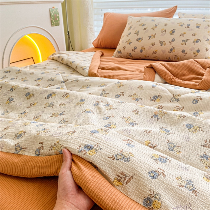 91家纺网 家纺一手货源 找家纺 可思家纺 2024新款A类泡泡纱夏被四件套 夕颜花开