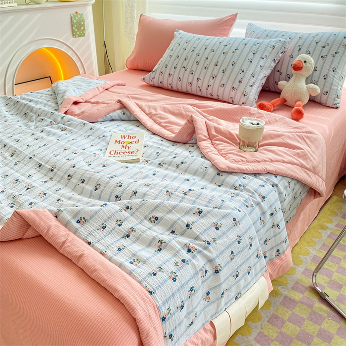 91家纺网 家纺一手货源 找家纺 可思家纺 2024新款A类泡泡纱夏被四件套 浪漫花园