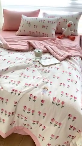 91家纺网 家纺一手货源 找家纺 可思家纺 2024新款A类泡泡纱夏被四件套 漫步花海