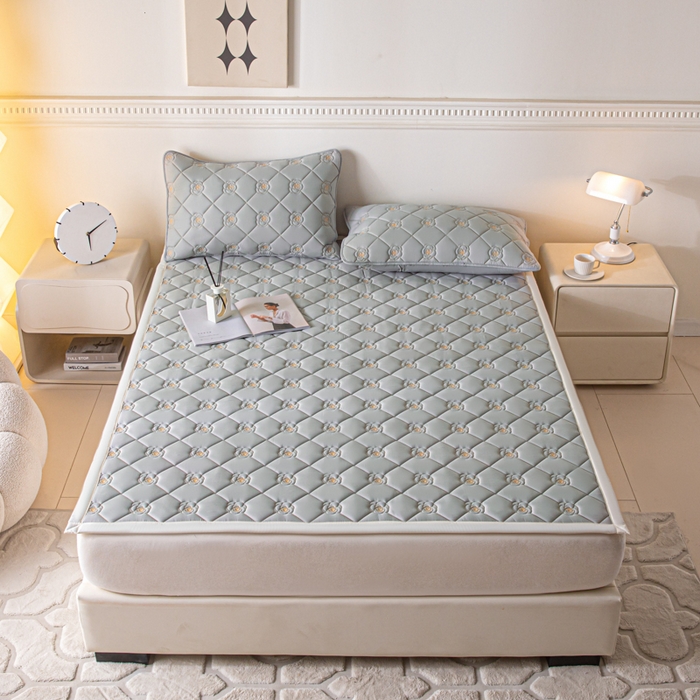 91家纺网 家纺一手货源 找家纺 鑫钰 2024新款A类原棉大豆抗菌床护垫-花语 花语-雅致灰