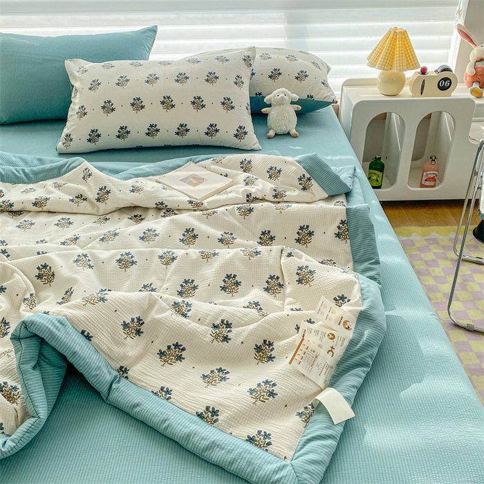 91家纺网 家纺一手货源 找家纺 可思家纺 2024新款A类泡泡纱夏被四件套 月婉花庭