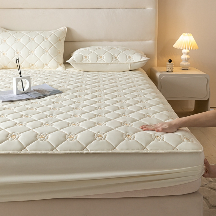 91家纺网 家纺一手货源 找家纺 鑫钰 2024新款A类原棉大豆夹棉床笠-花语 花语-简约白