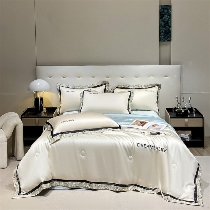 91家纺网 家纺一手货源 找家纺 笙意家纺 2025新款冰丝宽边款夏被-克里斯汀系列 克里斯汀-奶昔白+天空蓝