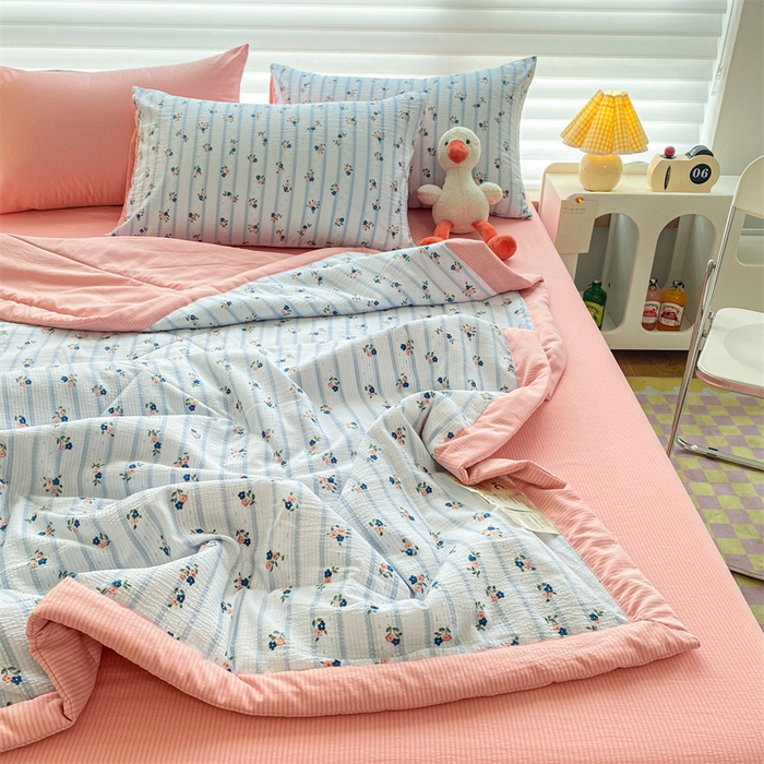 91家纺网 家纺一手货源 找家纺 可思家纺 2024新款A类泡泡纱夏被四件套 浪漫花园