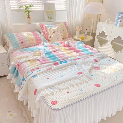 91家纺网 家纺一手货源 找家纺 （总）康纳利 2024新款印花床裙款乳胶凉席三件套夏被四件套