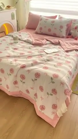 91家纺网 家纺一手货源 找家纺 可思家纺 2024新款A类泡泡纱夏被四件套 玫瑰恋语