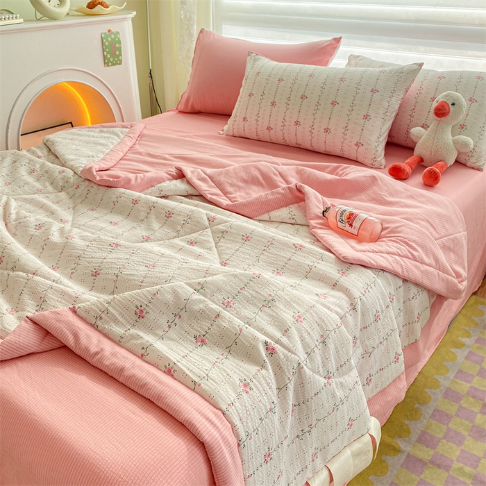 91家纺网 家纺一手货源 找家纺 可思家纺 2024新款A类泡泡纱夏被四件套 如梦花季