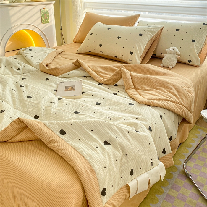 91家纺网 家纺一手货源 找家纺 可思家纺 2024新款A类泡泡纱夏被四件套 心之韵律