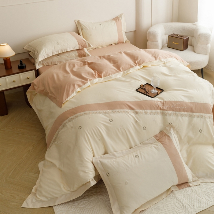 91家纺网 家纺一手货源 找家纺 （总）艾莱家纺 2024新款A类全棉长绒棉加厚刺绣+宽边+撞色拼接四件套--春恋系列