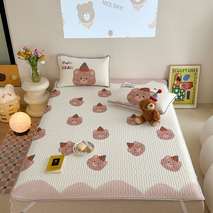 91家纺网 家纺一手货源 找家纺 美乐迪 2024新款大版乳胶凉席 帽子熊