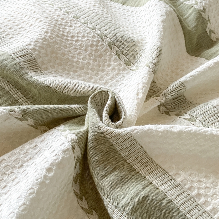 91家纺网 家纺一手货源 找家纺 ab家纺 2024新款彩条双层纱提花四件套 格调绿