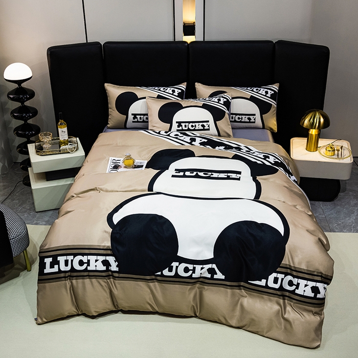 91家纺网 家纺一手货源 找家纺 色鬼布艺 2024新款大牌风进口双面冰丝四件套水洗真丝四件套直播爆款暴力熊 布兰奇