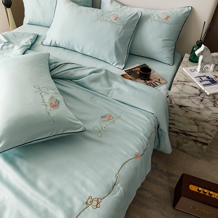 91家纺网 家纺一手货源 找家纺 欧冠家纺 2024新款大牌风水洗真丝绣花床笠被套夏被四件套公主日记系列-风格二 公主日记-白茶绿