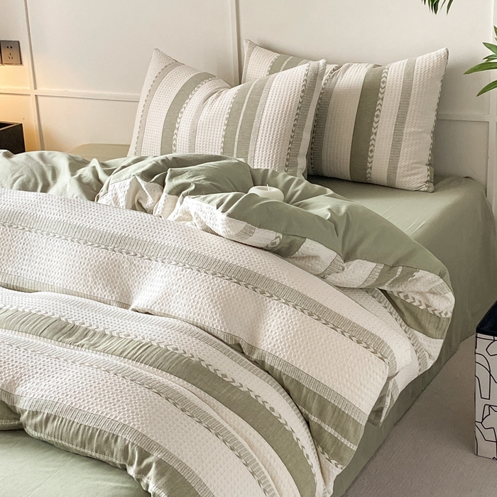 91家纺网 家纺一手货源 找家纺 ab家纺 2024新款彩条双层纱提花四件套 格调绿