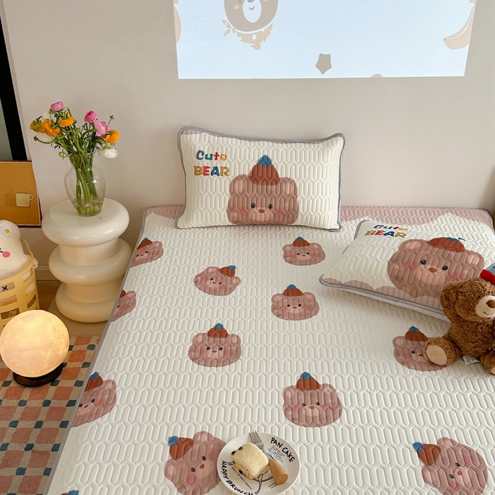 91家纺网 家纺一手货源 找家纺 美乐迪 2024新款大版乳胶凉席 帽子熊