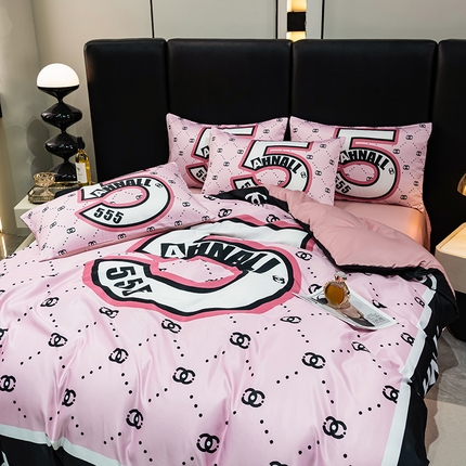 91家纺网 家纺一手货源 找家纺 （总）色鬼布艺 2024新款大牌风进口双面冰丝四件套水洗真丝四件套直播爆款暴力熊