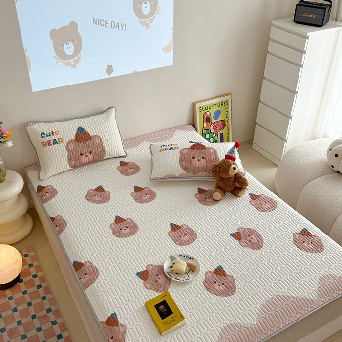 91家纺网 家纺一手货源 找家纺 美乐迪 2024新款大版乳胶凉席 帽子熊