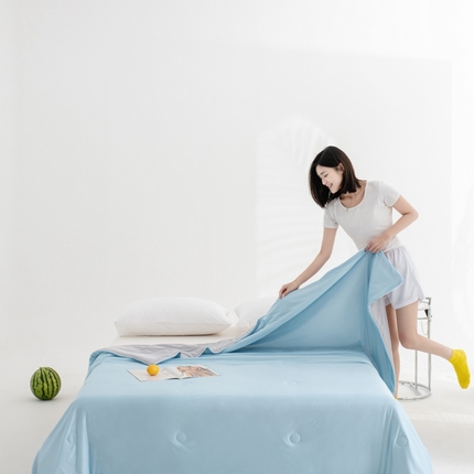 91家纺网 家纺一手货源 找家纺 恒科家纺 2025新款凉感丝冰淇淋夏被可机洗夏被新品空调被西瓜被 蓝拼灰