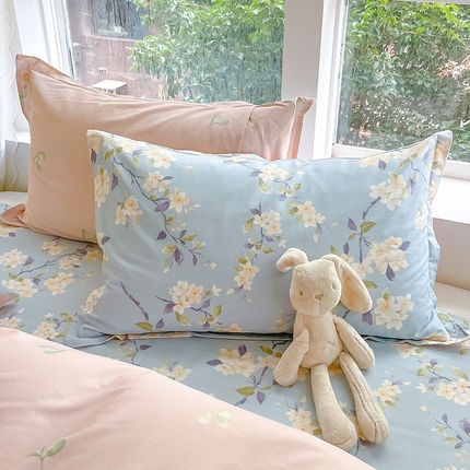 91家纺网 家纺一手货源 找家纺 绵庭家纺 2024新款AB版12868全棉印花单枕套 杏花微雨