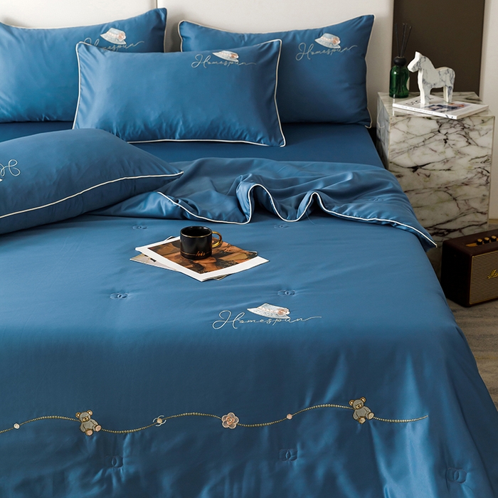 91家纺网 家纺一手货源 找家纺 欧冠家纺 2024新款大牌风水洗真丝绣花床笠被套夏被四件套公主日记系列-风格二 公主日记-宾利蓝