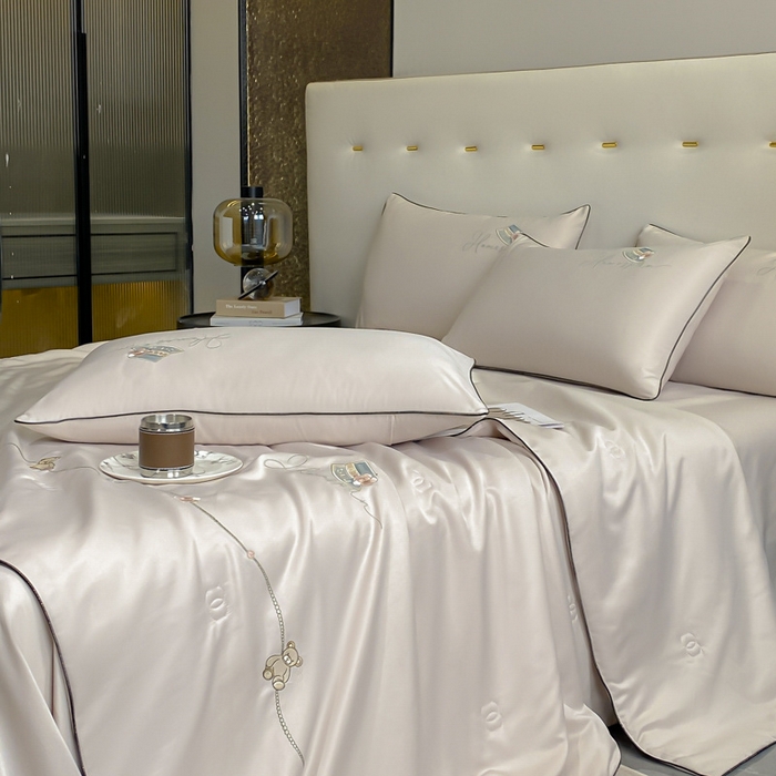 91家纺网 家纺一手货源 找家纺 欧冠家纺 2024新款大牌风水洗真丝绣花床笠被套夏被四件套公主日记系列-风格一 公主日记-香槟