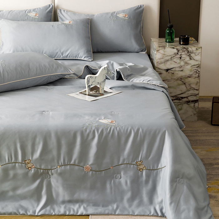 91家纺网 家纺一手货源 找家纺 欧冠家纺 2024新款大牌风水洗真丝绣花床笠被套夏被四件套公主日记系列-风格二 公主日记-高级灰