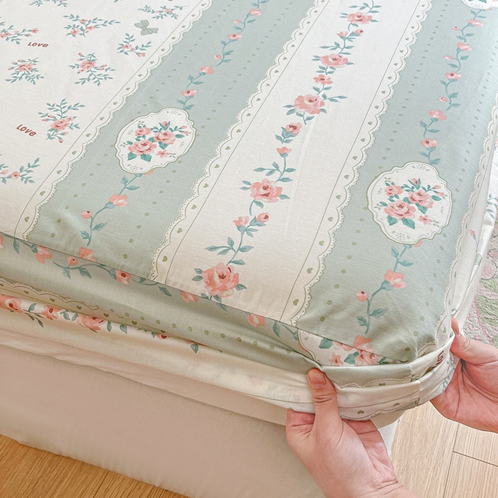 91家纺网 家纺一手货源 找家纺 绵庭家纺 2024新款AB版12868全棉印花单床笠  娴静小花