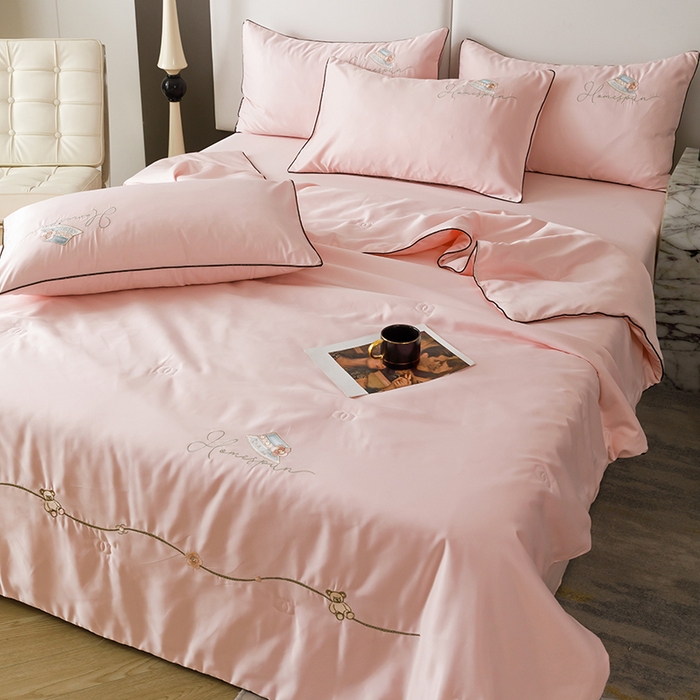 91家纺网 家纺一手货源 找家纺 欧冠家纺 2024新款大牌风水洗真丝绣花床笠被套夏被四件套公主日记系列-风格二 公主日记-樱花粉