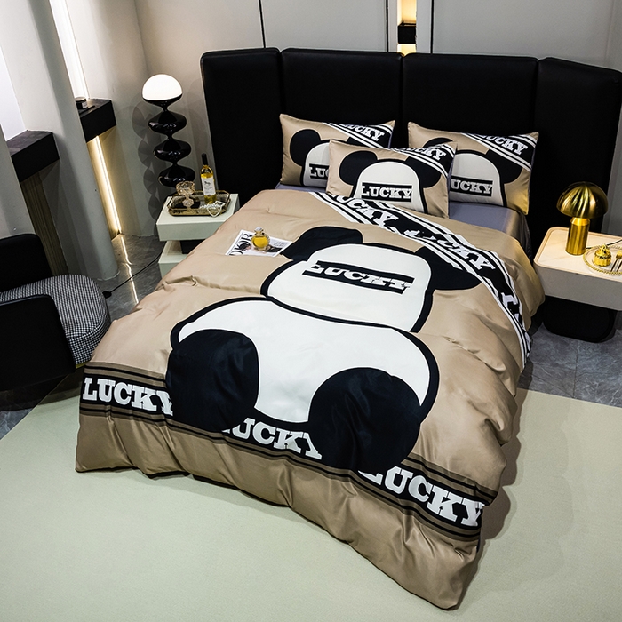 91家纺网 家纺一手货源 找家纺 色鬼布艺 2024新款大牌风进口双面冰丝四件套水洗真丝四件套直播爆款暴力熊 布兰奇