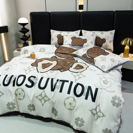 91家纺网 家纺一手货源 找家纺 色鬼布艺 2024新款大牌风进口双面冰丝四件套水洗真丝四件套直播爆款暴力熊 笨笨熊