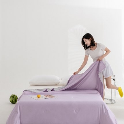 91家纺网 家纺一手货源 找家纺 恒科家纺 2025新款凉感丝冰淇淋夏被可机洗夏被新品空调被西瓜被 紫拼灰