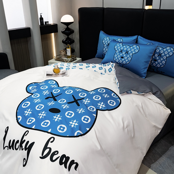 91家纺网 家纺一手货源 找家纺 色鬼布艺 2024新款大牌风进口双面冰丝四件套水洗真丝四件套直播爆款暴力熊 潮牌时代