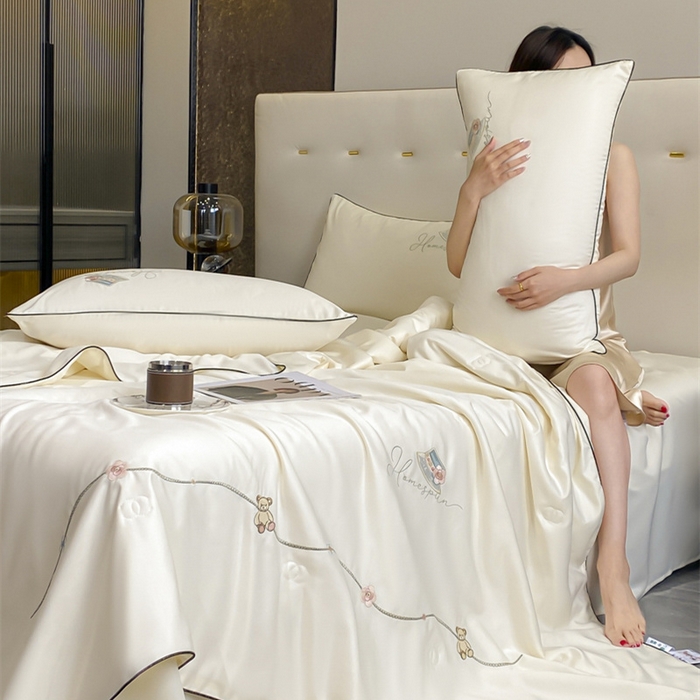 91家纺网 家纺一手货源 找家纺 （总）欧冠家纺 2024新款大牌风水洗真丝绣花床笠被套夏被四件套公主日记系列-风格一