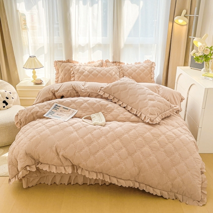 91家纺网 家纺一手货源 找家纺 （总）禧缘家纺（原梦想家） 2024新款纯色磨毛花边床盖绗绣夹棉三件套四件套