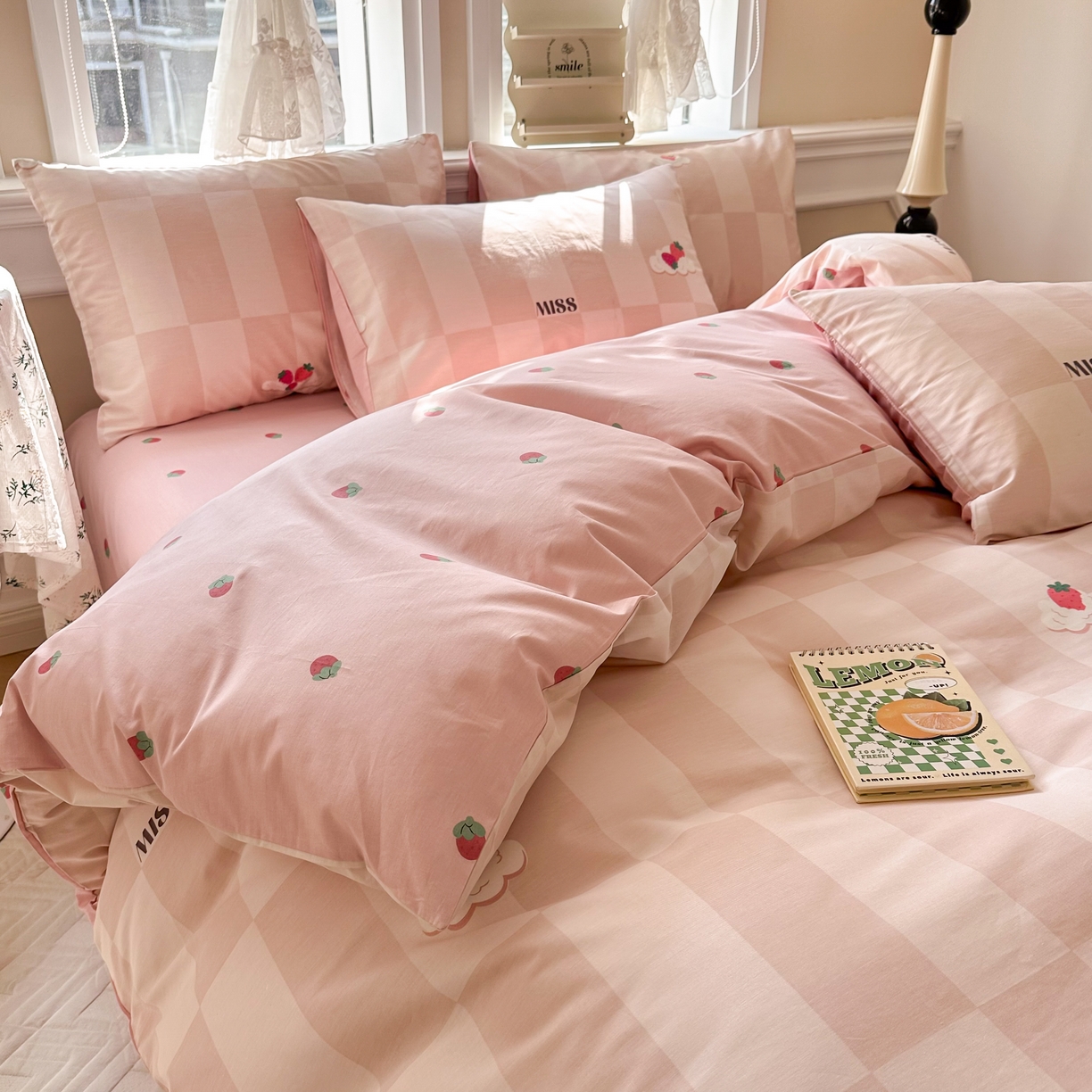 91家纺网 家纺一手货源 找家纺 晨希家居 2024新款小清新全棉印花四件套 草莓派