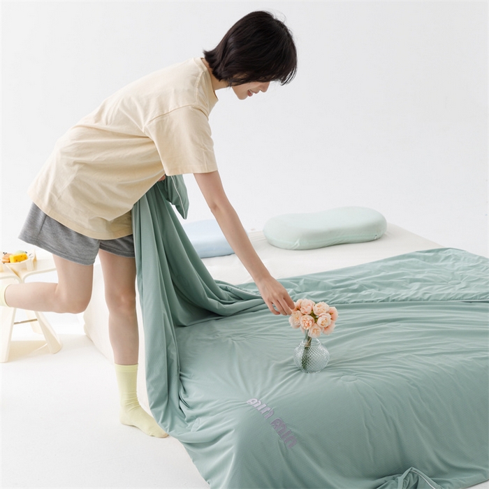 91家纺网 家纺一手货源 找家纺 丝幔家纺 2025新款A类提花绣花凉感夏被 被子被芯 西瓜绿