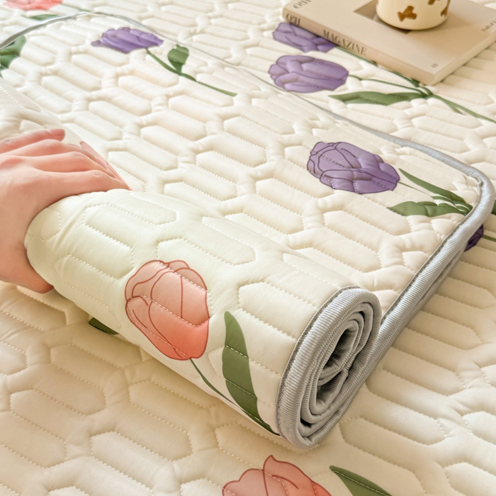 91家纺网 家纺一手货源 找家纺 佰亿莱2024新款小清新印花乳胶凉席 情魅