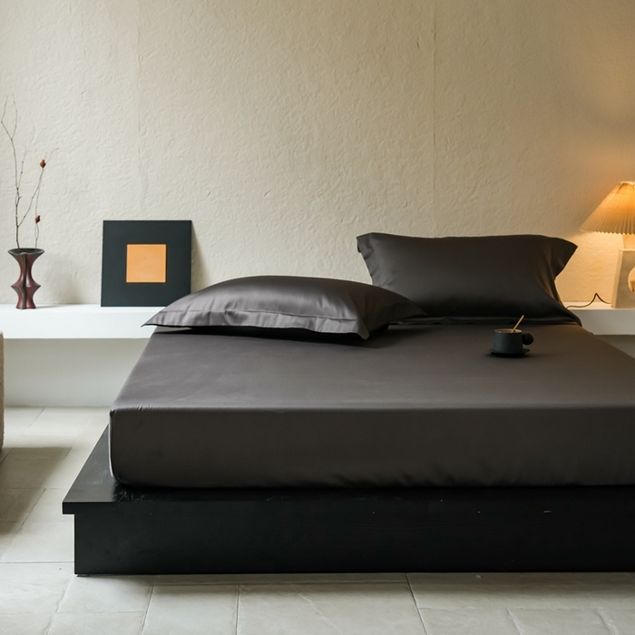 91家纺网 家纺一手货源 找家纺 秀色家纺 2025新款高端酒店50支贡缎长绒棉床笠单件纯棉全棉贡缎可裸睡单双人床上用品 梦易-帝王灰