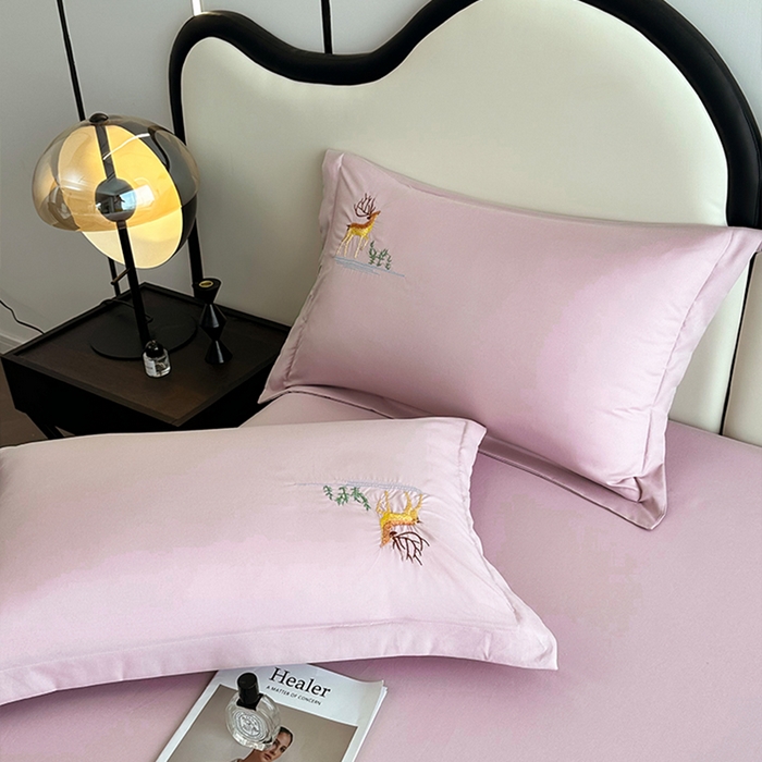 91家纺网 家纺一手货源 找家纺 北辰 2024新款小鹿枕套水洗棉刺绣枕套 紫色