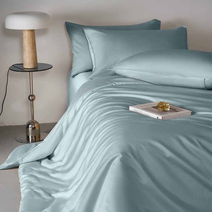 91家纺网 家纺一手货源 找家纺 秀色家纺 2025新款轻奢60支贡缎高支贡缎长绒棉全棉四件套简约纯色床上被套床单床笠式 米朵-天空蓝