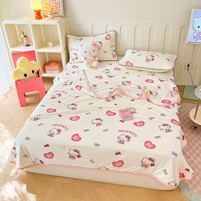 91家纺网 家纺一手货源 找家纺 金爱家 2024新款A类三丽鸥高品质可组合凉感丝乳胶席牛奶丝针织棉软糯夏被四件套 乳胶席-心心kitty