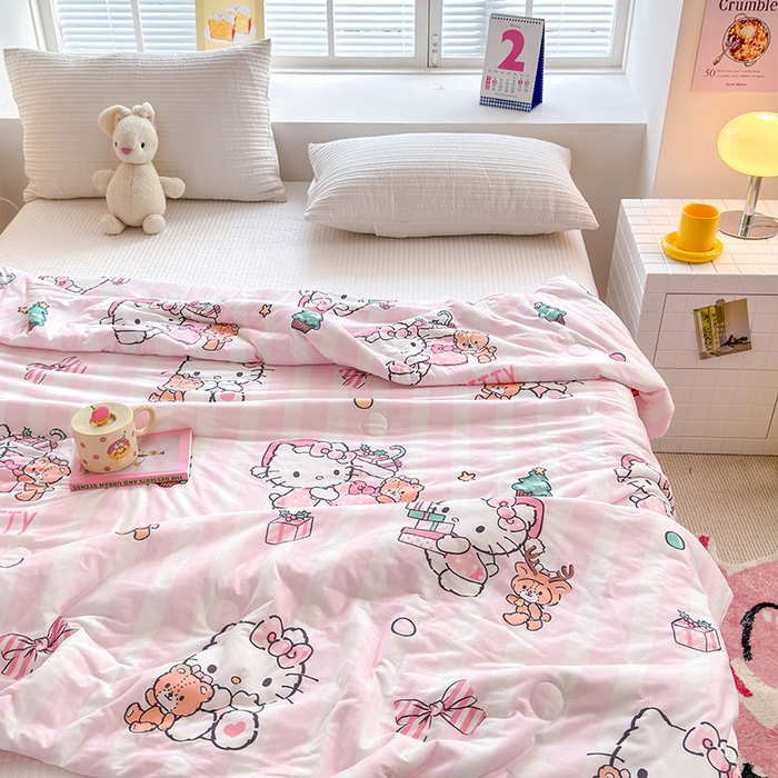 91家纺网 家纺一手货源 找家纺 （总）博雅 2024新款三丽鸥正版系列A类牛奶丝软糯针织棉大豆纤维夏被