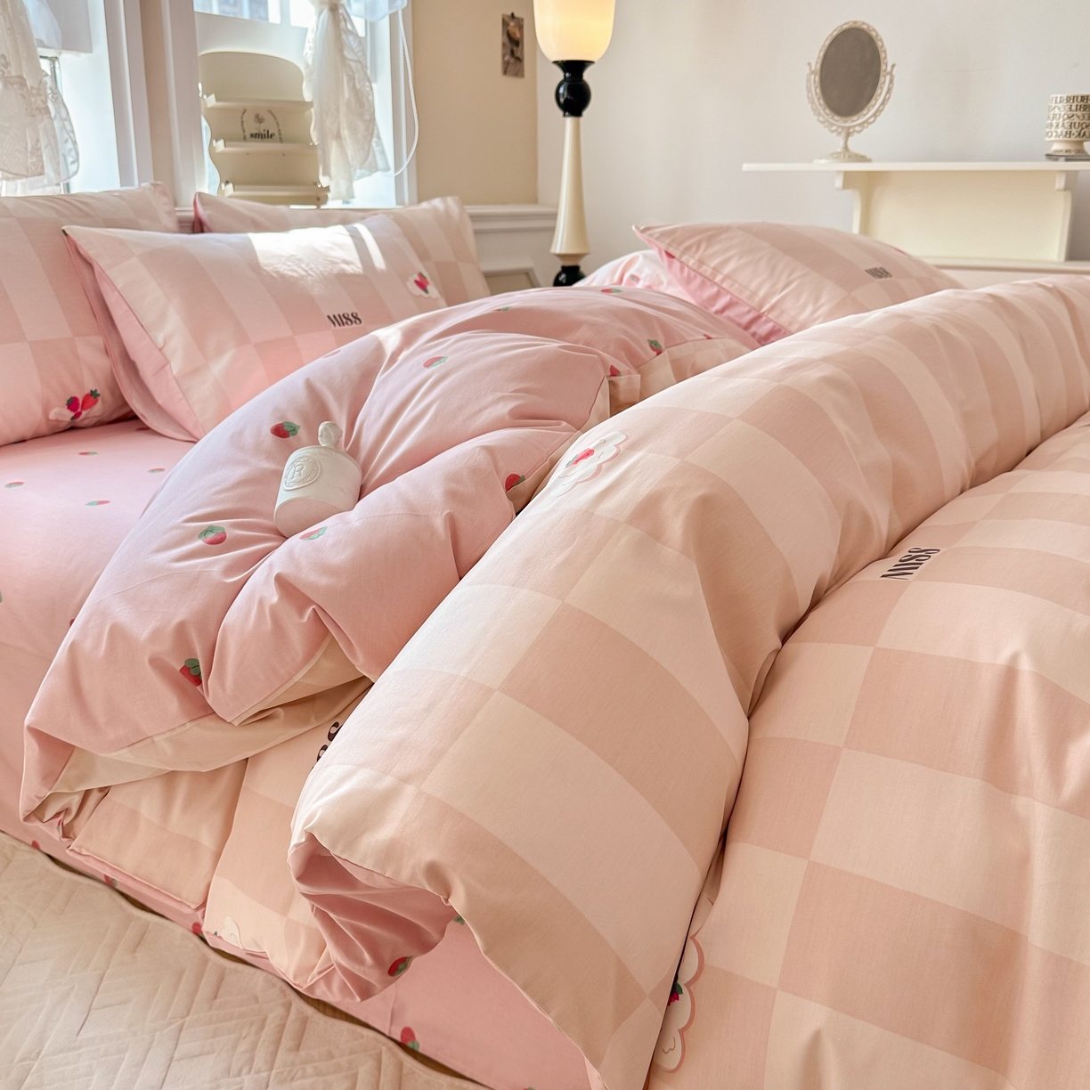 91家纺网 家纺一手货源 找家纺 晨希家居 2024新款小清新全棉印花四件套 草莓派